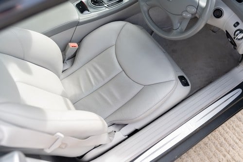 2005 Mercedes-Benz SL350 (R230) En venta (imagen 31 de 206)