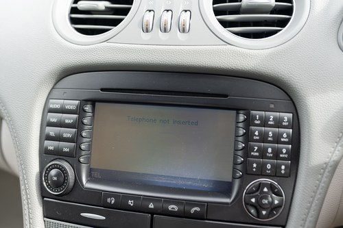 2005 Mercedes-Benz SL350 (R230) En venta (imagen 44 de 206)