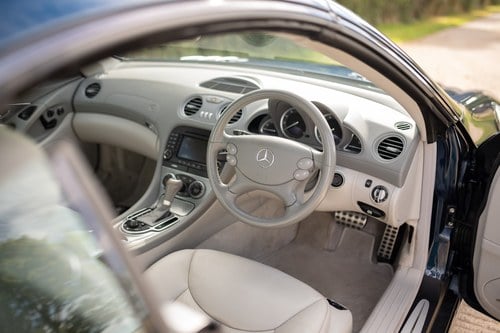 2005 Mercedes-Benz SL350 (R230) En venta (imagen 28 de 206)