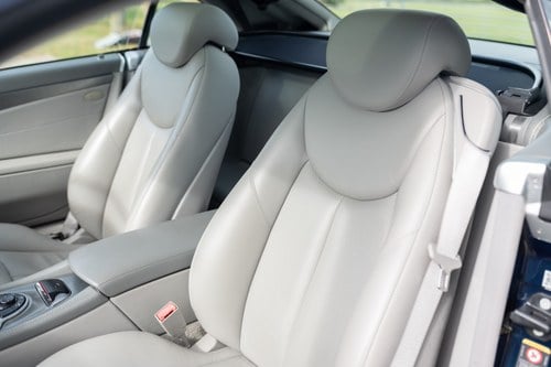 2005 Mercedes-Benz SL350 (R230) En venta (imagen 38 de 206)