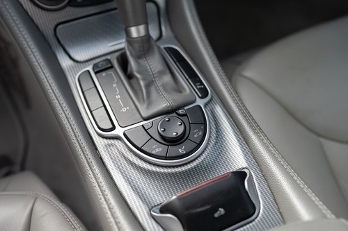 2005 Mercedes-Benz SL350 (R230) En venta (imagen 55 de 206)