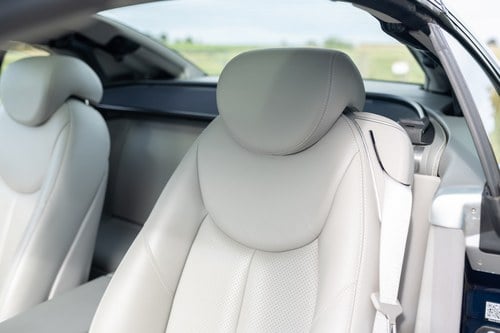 2005 Mercedes-Benz SL350 (R230) En venta (imagen 37 de 206)