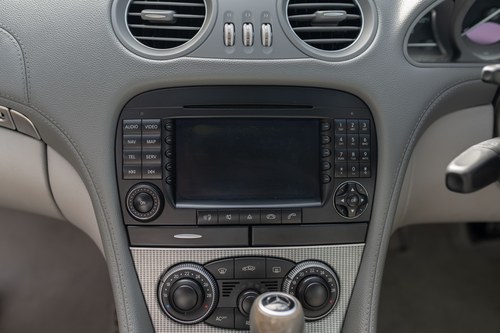 2005 Mercedes-Benz SL350 (R230) En venta (imagen 47 de 206)