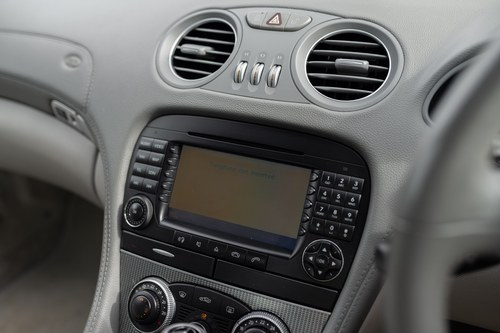 2005 Mercedes-Benz SL350 (R230) En venta (imagen 58 de 206)