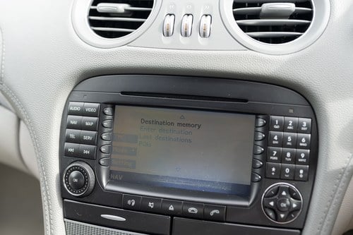 2005 Mercedes-Benz SL350 (R230) En venta (imagen 43 de 206)