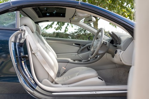 2005 Mercedes-Benz SL350 (R230) En venta (imagen 40 de 206)