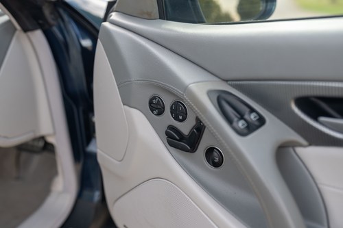 2005 Mercedes-Benz SL350 (R230) En venta (imagen 117 de 206)