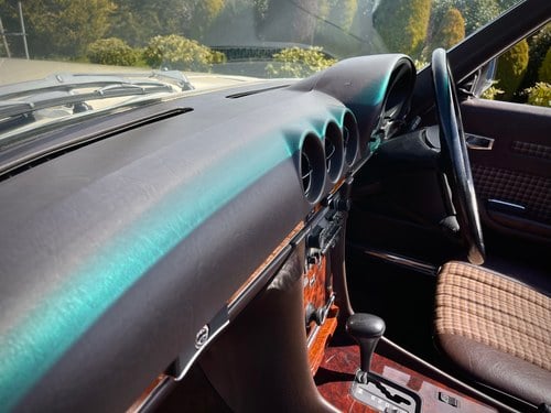 1986 Mercedes-Benz SL300 (R107) Te koop (foto 76 van 234)