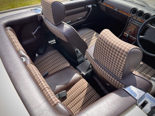 1986 Mercedes-Benz SL300 (R107) Te koop (foto 95 van 234)