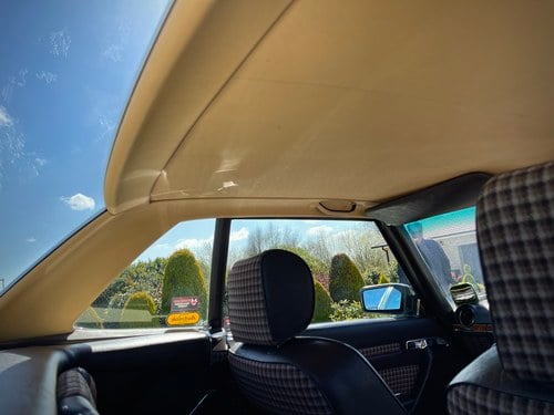 1986 Mercedes-Benz SL300 (R107) Te koop (foto 112 van 234)