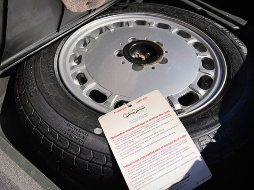 1986 Mercedes-Benz SL300 (R107) Te koop (foto 128 van 234)