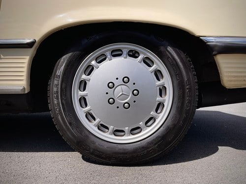 1986 Mercedes-Benz SL300 (R107) Te koop (foto 52 van 234)