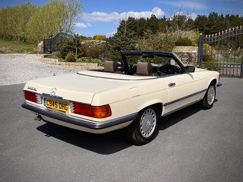 1986 Mercedes-Benz SL300 (R107) Te koop (foto 7 van 234)