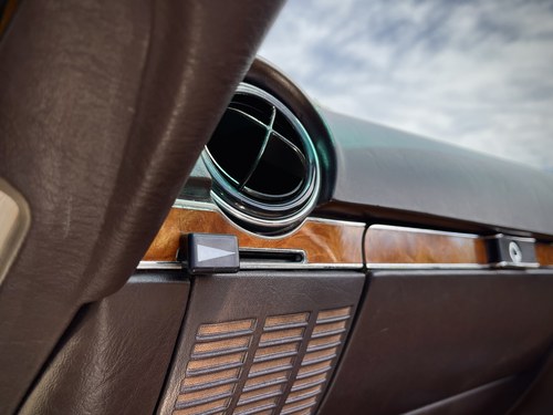 1986 Mercedes-Benz SL300 (R107) Te koop (foto 77 van 234)