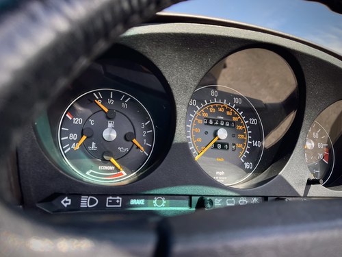 1986 Mercedes-Benz SL300 (R107) Te koop (foto 74 van 234)