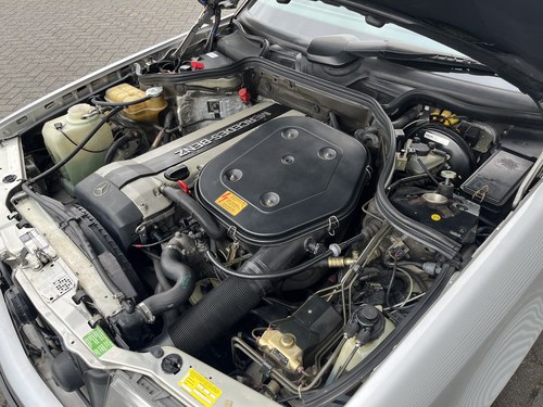 1992 Mercedes 300 CE-24 Cabriolet In vendita (immagine 35 di 51)