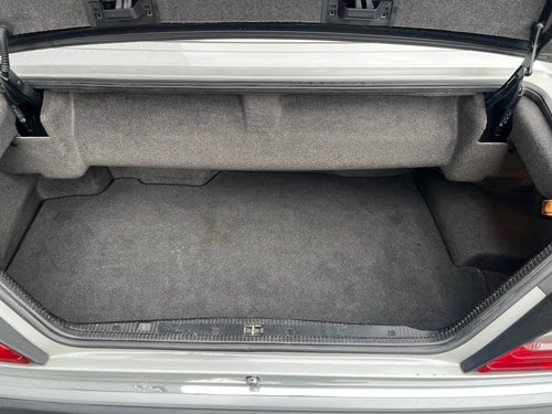 1992 Mercedes 300 CE-24 Cabriolet In vendita (immagine 26 di 51)