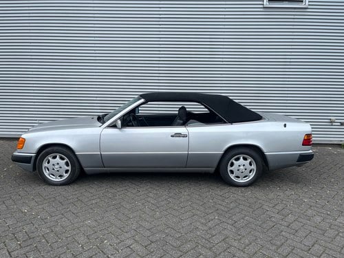 1992 Mercedes 300 CE-24 Cabriolet In vendita (immagine 11 di 51)