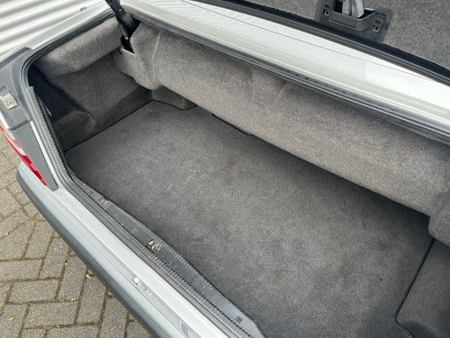 1992 Mercedes 300 CE-24 Cabriolet In vendita (immagine 28 di 51)