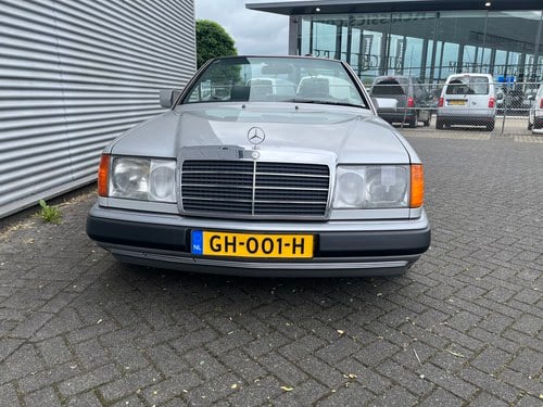 1992 Mercedes 300 CE-24 Cabriolet In vendita (immagine 2 di 51)