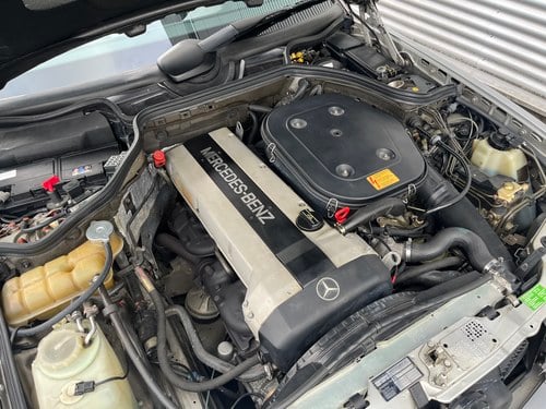 1992 Mercedes 300 CE-24 Cabriolet In vendita (immagine 34 di 51)