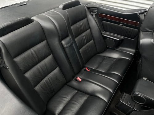 1992 Mercedes 300 CE-24 Cabriolet In vendita (immagine 23 di 51)