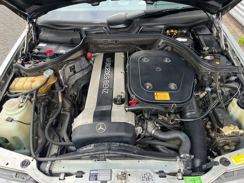 1992 Mercedes 300 CE-24 Cabriolet In vendita (immagine 33 di 51)