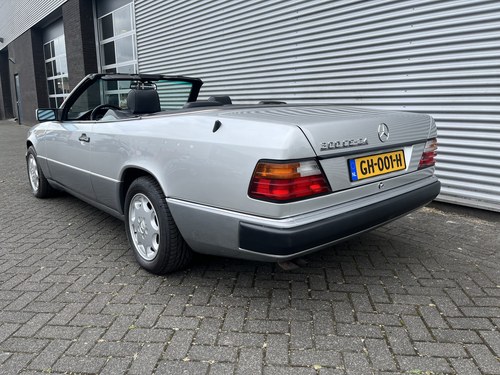 1992 Mercedes 300 CE-24 Cabriolet In vendita (immagine 4 di 51)