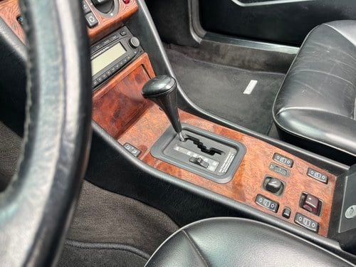 1992 Mercedes 300 CE-24 Cabriolet In vendita (immagine 25 di 51)