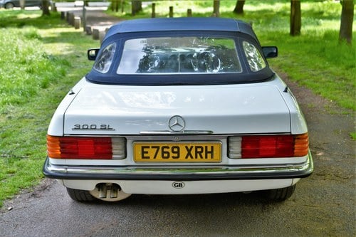 1987 Mercedes-Benz 300 SL (R107) Te koop (foto 19 van 119)