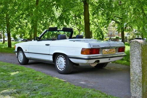 1987 Mercedes-Benz 300 SL (R107) Te koop (foto 18 van 119)