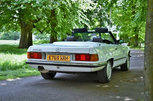 1987 Mercedes-Benz 300 SL (R107) Te koop (foto 14 van 119)