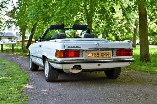 1987 Mercedes-Benz 300 SL (R107) Te koop (foto 11 van 119)