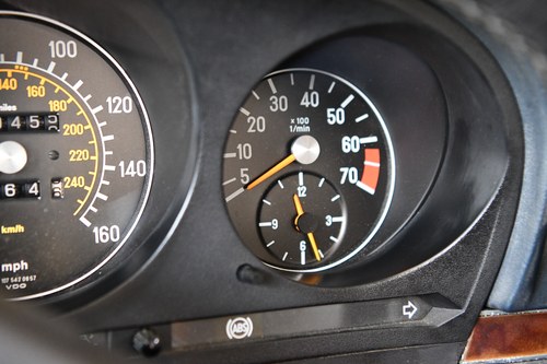 1987 Mercedes-Benz 300 SL (R107) Te koop (foto 41 van 119)