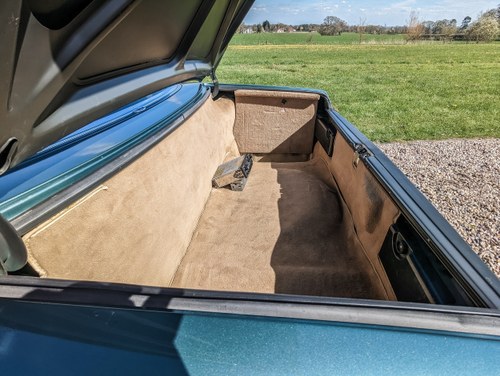 1984 Mercedes-Benz 380 SL (R107) In vendita (immagine 89 di 205)