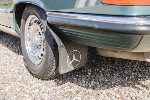 1984 Mercedes-Benz 380 SL (R107) In vendita (immagine 122 di 205)