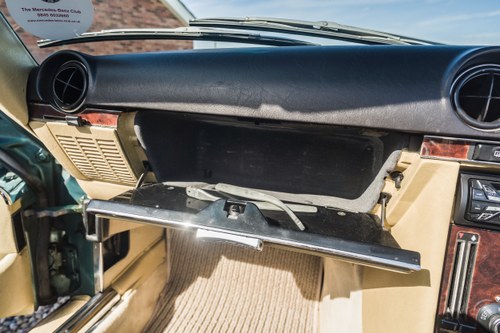 1984 Mercedes-Benz 380 SL (R107) In vendita (immagine 50 di 205)