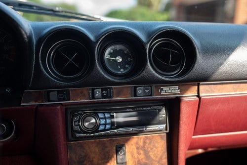 1986 Mercedes Benz 560SL (R107) zum Verkauf (Bild 46 von 192)