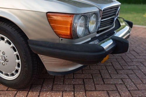 1986 Mercedes Benz 560SL (R107) zum Verkauf (Bild 104 von 192)