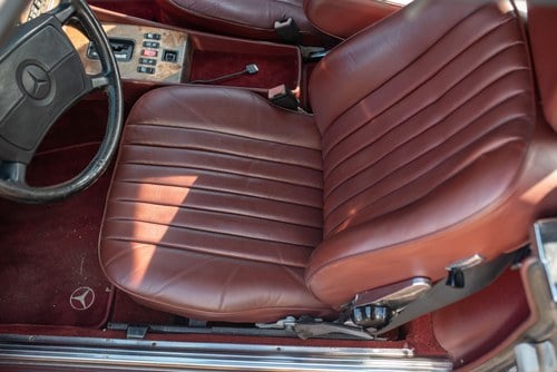 1986 Mercedes Benz 560SL (R107) zum Verkauf (Bild 31 von 192)