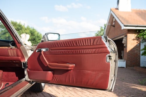 1986 Mercedes Benz 560SL (R107) zum Verkauf (Bild 82 von 192)