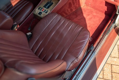 1986 Mercedes Benz 560SL (R107) zum Verkauf (Bild 33 von 192)