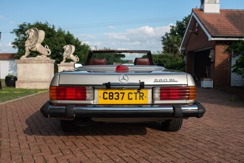 1986 Mercedes Benz 560SL (R107) zum Verkauf (Bild 9 von 192)