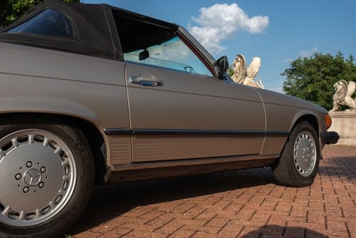 1986 Mercedes Benz 560SL (R107) zum Verkauf (Bild 123 von 192)