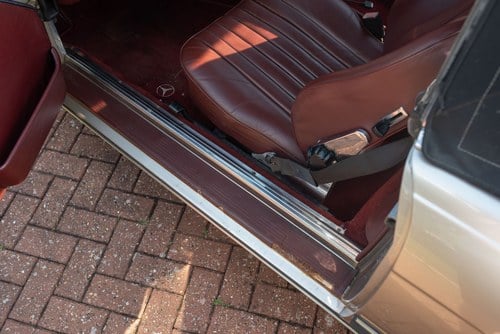 1986 Mercedes Benz 560SL (R107) zum Verkauf (Bild 67 von 192)