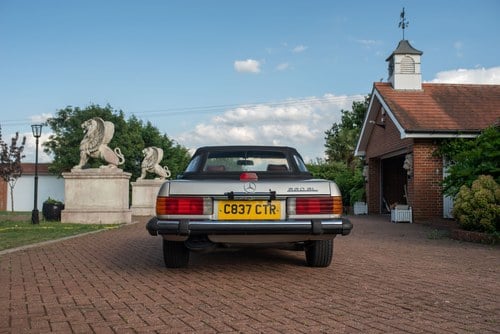 1986 Mercedes Benz 560SL (R107) zum Verkauf (Bild 23 von 192)