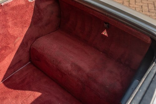 1986 Mercedes Benz 560SL (R107) zum Verkauf (Bild 86 von 192)