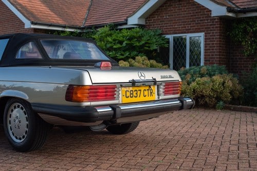 1986 Mercedes Benz 560SL (R107) zum Verkauf (Bild 128 von 192)