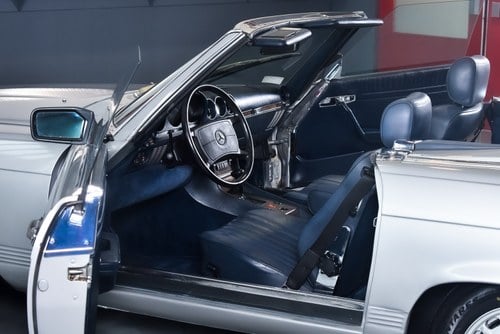 NO RESERVE - 1988 Mercedes-Benz 560 SL LHD (R107) En venta (imagen 36 de 88)