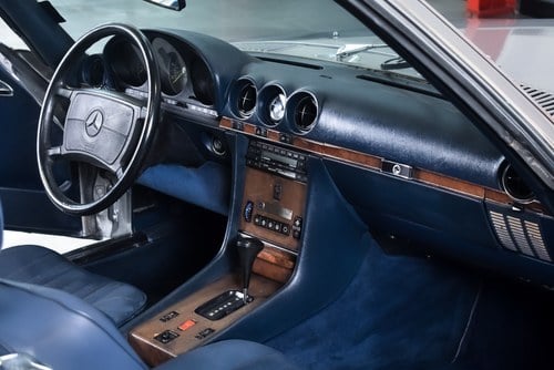 NO RESERVE - 1988 Mercedes-Benz 560 SL LHD (R107) En venta (imagen 48 de 88)